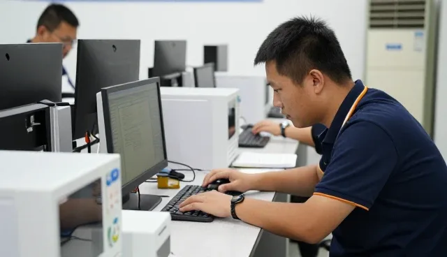 长春市精诚办公设备有限公司带来全新的设备保养等体验